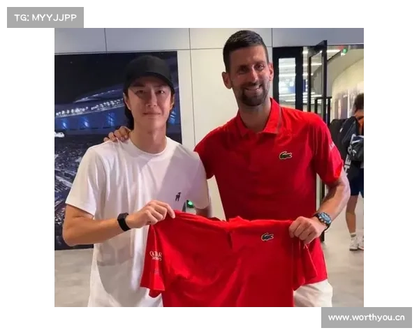 王一博现场助阵 德约科维奇逆转胜资格赛黑马挺进上海大师赛16强